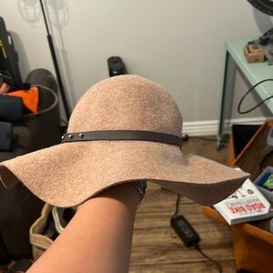 Wool floppy hat tan